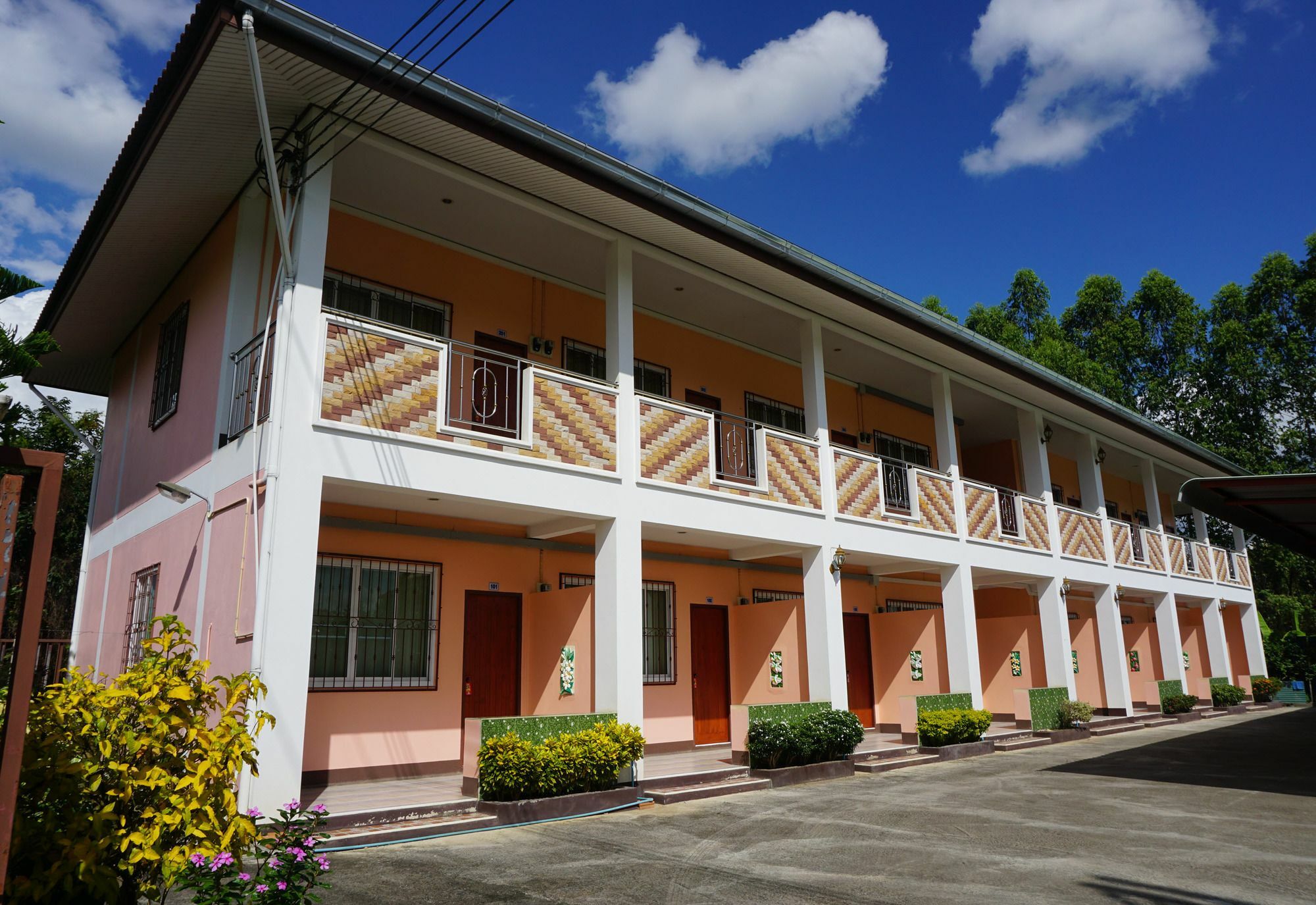 Kanoktid Place Hotel Fang Exterior photo